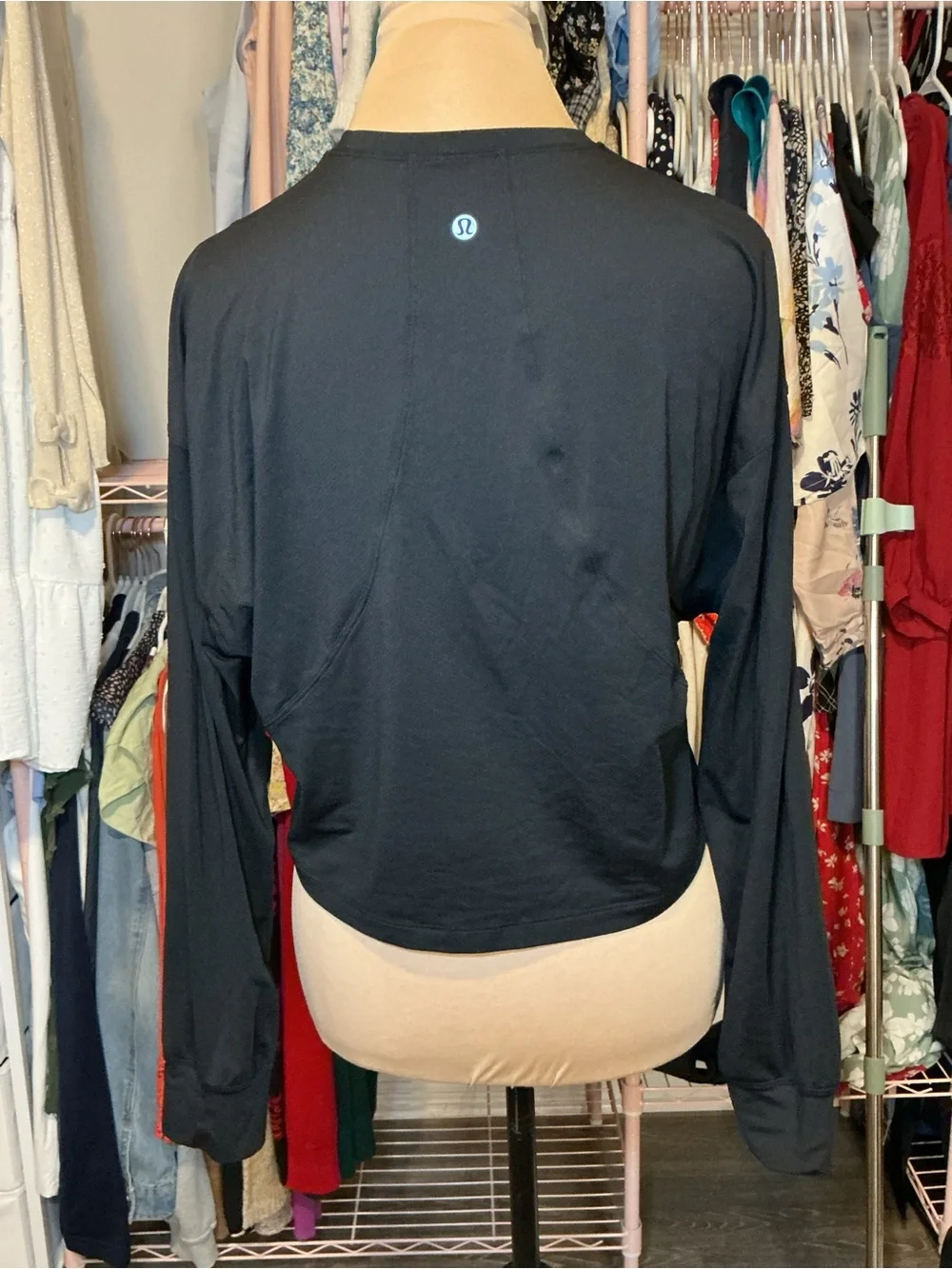 Black Long-Sleeve Crop Top - Women